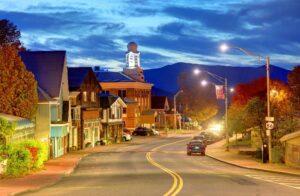 City at night with a car that has Commercial Auto Insurance in Canton, Ballground, Alpharetta, and Nearby Cities